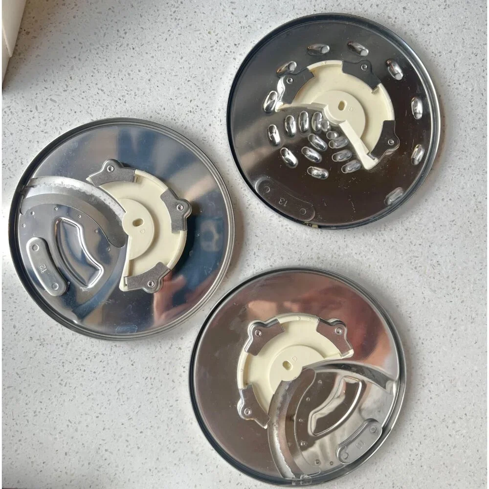 Cuisinart Disc Holder With 3 Stainless Steel Blades & Locking Base DLC 8 & 10